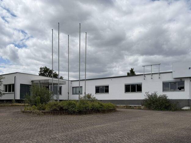 Lagerhalle zur Miete 2.000 m² Lagerfläche teilbar ab 1.000 m² Burgfarrnbach Fürth 90768