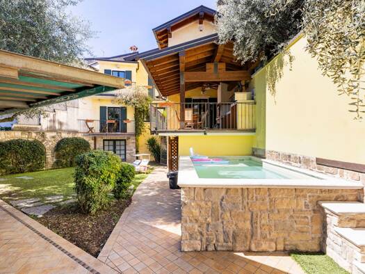 Ferienhaus zum Kauf 780.000 € 5 Zimmer 250 m² 350 m² Grundstück frei ab sofort Toscolano Maderno 25088