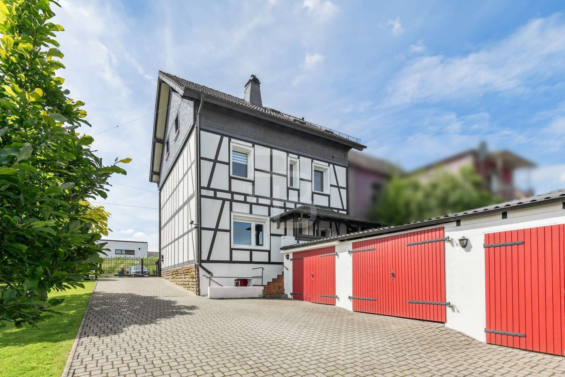 Mehrfamilienhaus zum Kauf 499.000 € 8 Zimmer 183 m²<br/>Wohnfläche 926 m²<br/>Grundstück Marialinden Overath 51491