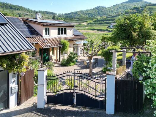 Einfamilienhaus zum Kauf 1.350.000 € 10 Zimmer 335 m² 3.156 m² Grundstück Bickensohl Vogtsburg i.K. / Bickensohl 79235