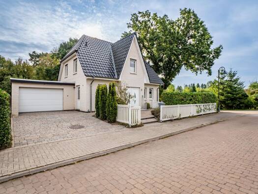 Einfamilienhaus zum Kauf 539.000 € 4,5 Zimmer 126 m² 548 m² Grundstück Seckenhausen Stuhr / Seckenhausen 28816