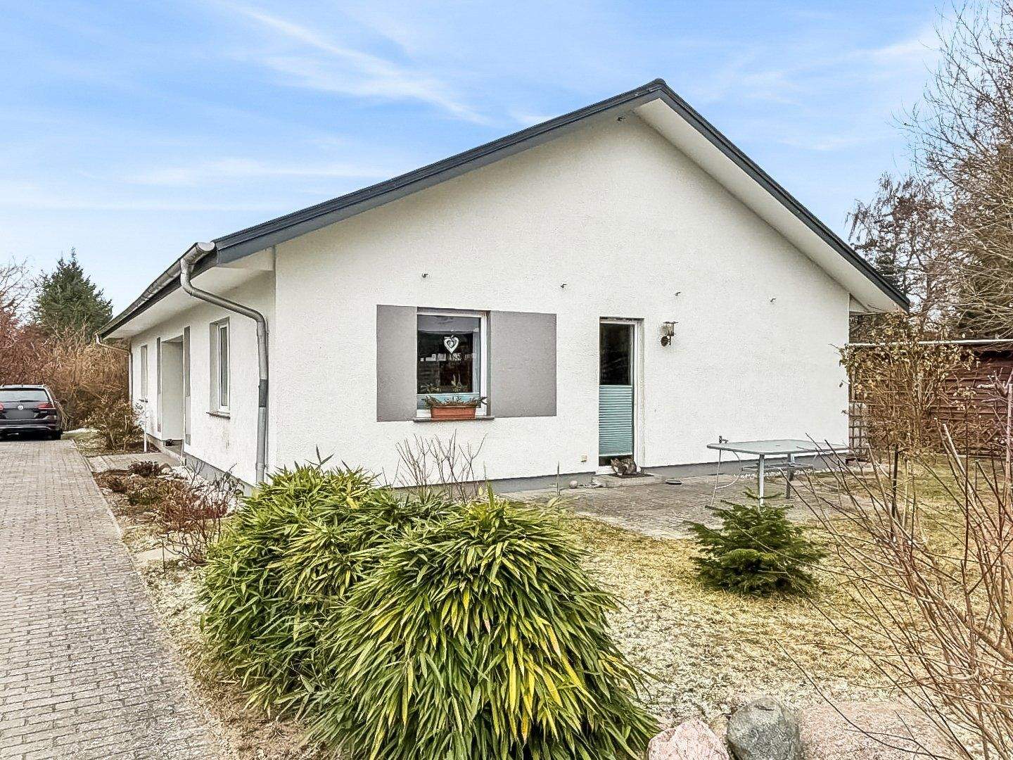 Immobilie in Hanshagen - Zwei 2-Zimmer-Wohnungen oder ein Bungalow mit schönem Garten in Hanshagen bei Greifswald - Bild 2