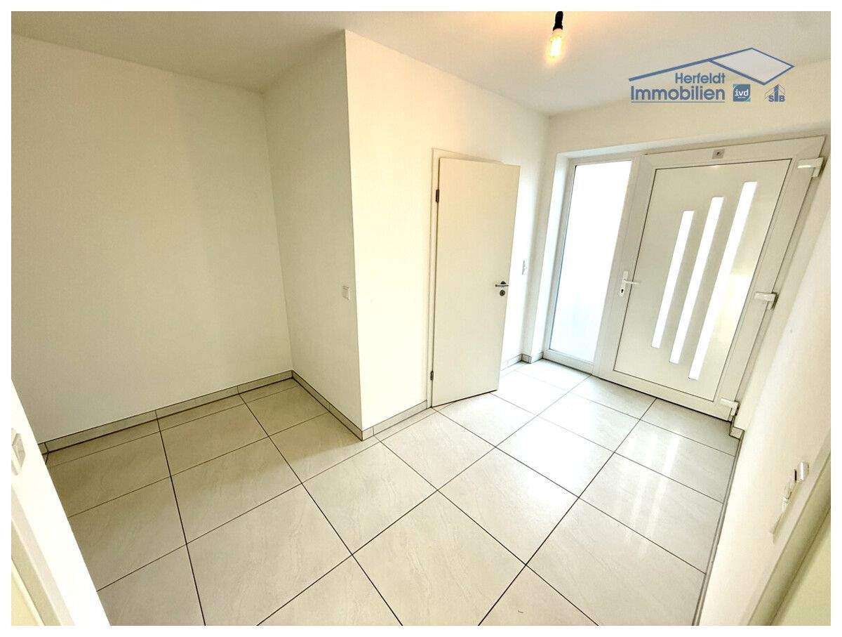 Immobilie in Greifenberg - Wohnen und Arbeiten mit Alpenpanorama - exklusive Doppelhaushälfte nahe Ammersee ab sofort verfügbar - Bild 3