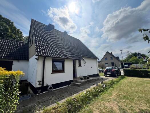 Einfamilienhaus zum Kauf 259.000 € 4 Zimmer 82,5 m² 654 m² Grundstück Eutin 23701