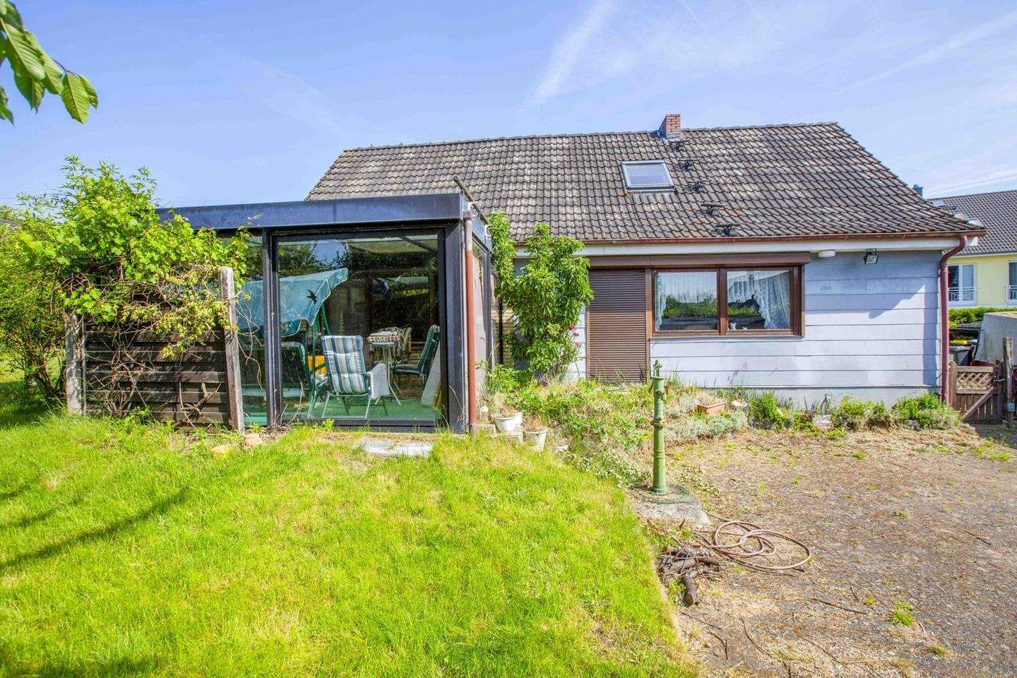 Immobilie in Oststeinbek - ! NEU ! Ihr Projekt fürs Eigenheim - Haus mit Entwicklungs- potenzial in 22113 Oststeinbek - Bild 4