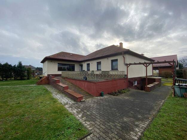 Einfamilienhaus zum Kauf 226.000 € 6 Zimmer 150 m² 828 m² Grundstück frei ab 01.07.2026 Weißwasser/Oberlausitz 02943