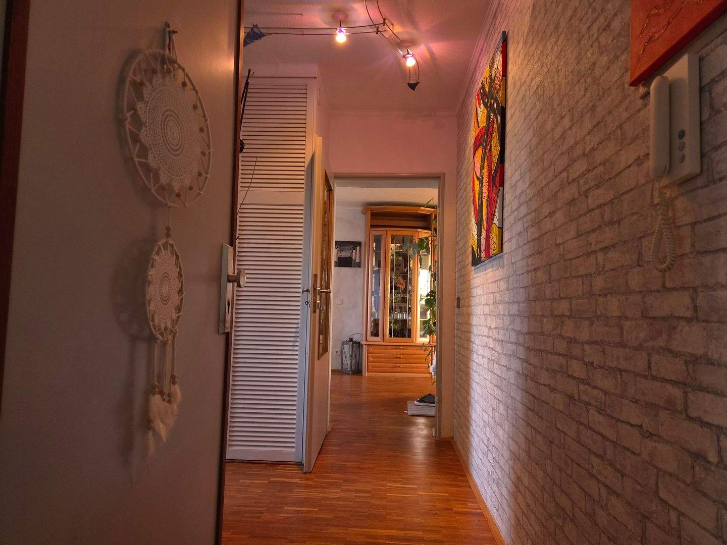 Immobilie in Schwalbach - Ruhige 4 Zimmer Wohnung mit Balkon in Schwalbach - 101 m² - Bild 0