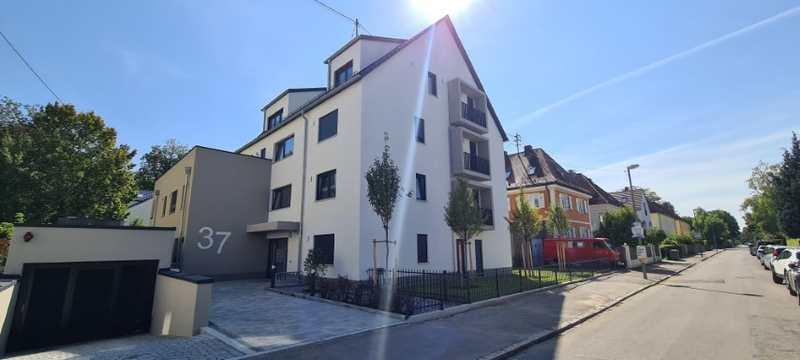 Wohnung zur Miete 700 € 2 Zimmer 61,2 m²<br/>Wohnfläche ab sofort<br/>Verfügbarkeit Uhlandstr.g Pfersee - Süd Augsburg 86157