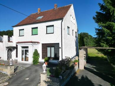Einfamilienhaus zum Kauf 249.000 € 7 Zimmer 274,6 m² 707 m² Grundstück Frankenhaag Mistelgau 95490