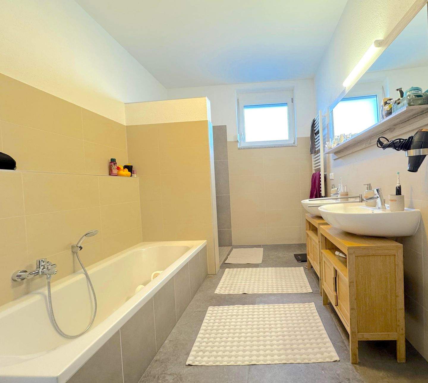 Immobilie in Neuburg am Inn - "Neuwertiges Wohnglück: 105 m² auf 3 Zimmern mit Privatgarten in Neukirchen am Inn" - Bild 4