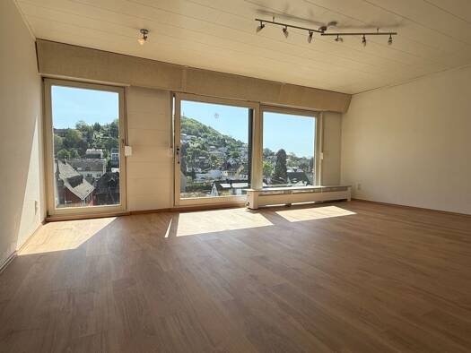 Terrassenwohnung zur Miete 1.025 € 4 Zimmer 113 m² Geschoss 3/3 frei ab 01.09.2026 Bad Hönningen Bad Hönningen 53557