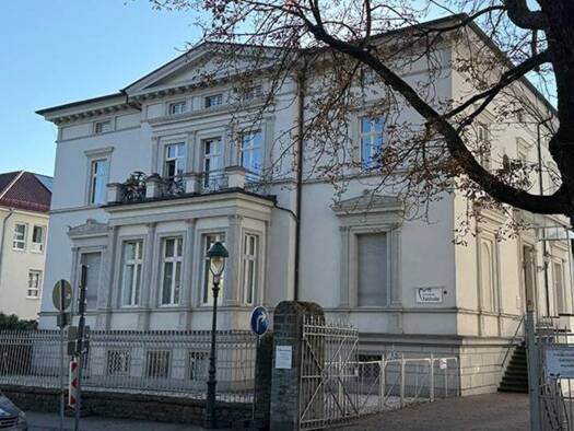Wohnung zur Miete 1.400 € 4 Zimmer 135 m² Geschoss 1/2 frei ab 01.10.2026 Thomästraße 8 Soest Soest 59494