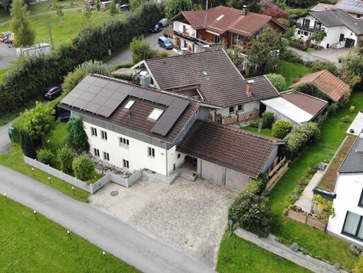 Haus zum Kauf 985.000 € 7 Zimmer 176 m² 895 m² Grundstück frei ab sofort Pfraundorf Raubling 83064