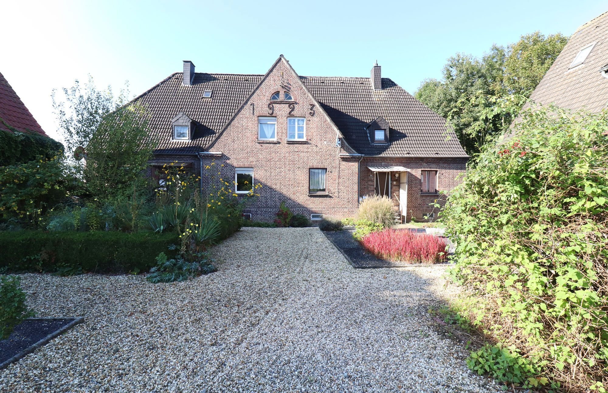 Mehrfamilienhaus zum Kauf 229.000 € 5 Zimmer 165 m²<br/>Wohnfläche 600 m²<br/>Grundstück Randerath / Uetterath Heinsberg 52525