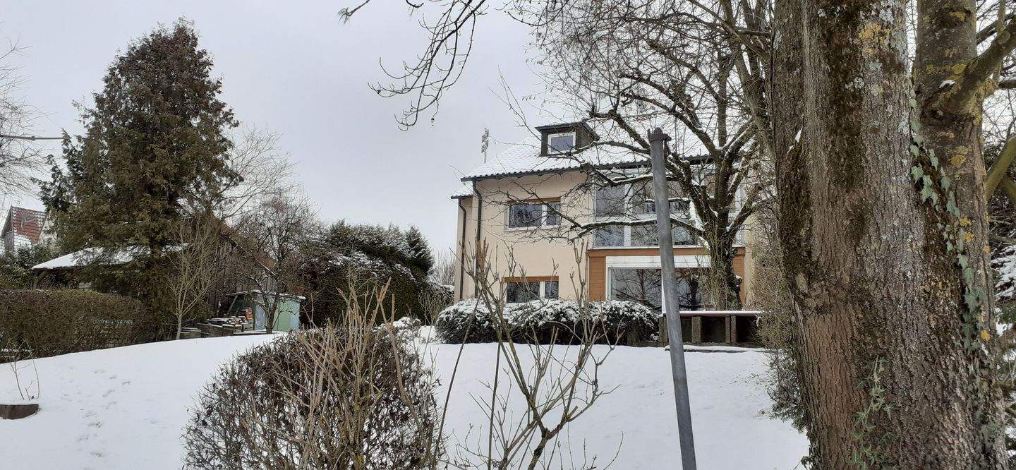 Immobilie in Winterbach - Freistehendes EFH mit ELW in TOP-Aussichtslage mit großem Garten - Bild 2