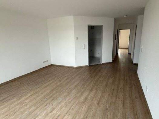 Wohnung zur Miete 650 € 3 Zimmer 84 m² 3. Geschoss Marktplatz 8 Großkugel 06184