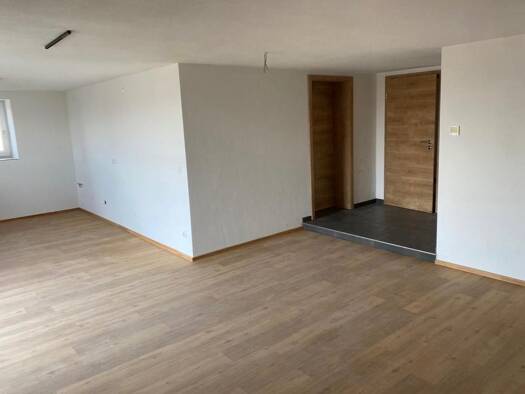 Wohnung zur Miete 630 € 2 Zimmer 71 m² frei ab sofort Viechtach 94234