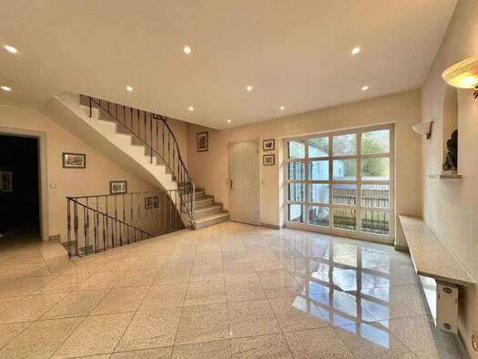 Einfamilienhaus zum Kauf 895.000 € 6 Zimmer 200 m² 967 m² Grundstück frei ab sofort Kommerzienrat-Zimmermann-Straße 56 Zirndorf Zirndorf 90513