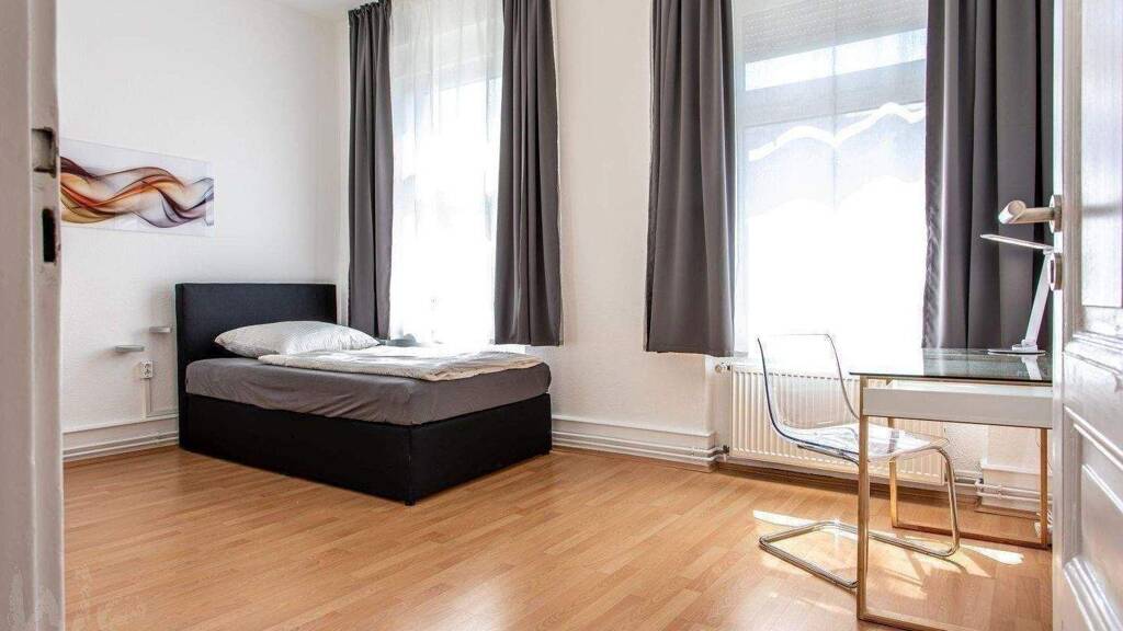 Studio zur Miete Wohnen auf Zeit 550 € 1 Zimmer 12 m² frei ab 01.04.2026 Offenbacher Landstraße 00 Oberrad Frankfurt am Main 60599