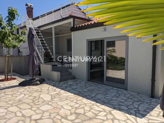Haus zum Kauf 365.000 € 2 Zimmer 65 m² Centar, Luka, Finida