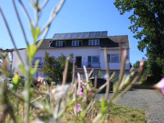 Mehrfamilienhaus zum Kauf provisionsfrei 1.350.000 € 24 Zimmer 684,4 m² 3.296 m² Grundstück Gartenstraße 15 Flammersfeld 57632