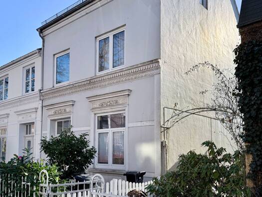 Mehrfamilienhaus zum Kauf 420.000 € 6 Zimmer 152 m² 191 m² Grundstück frei ab sofort Radio Bremen Ost 28211