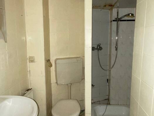 Wohnung zur Miete 932 € 1,5 Zimmer 69 m² Geschoss EG/4 frei ab 01.11.2026 Frobenstraße 14 Spandau Berlin 13585