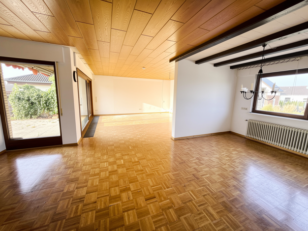 Einfamilienhaus zum Kauf 329.000 € 5 Zimmer 151 m² 1.040 m² Grundstück Hillerse 38543