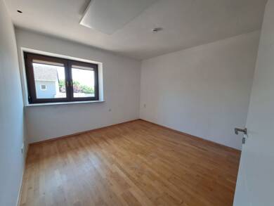 Maisonette zur Miete 781 € 3 Zimmer 82,2 m² Geschoss EG/1 frei ab 15.08.2025 Emskirchen Emskirchen 91448