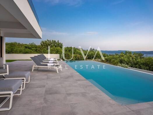 Haus zum Kauf 4 Zimmer 400 m² Crikvenica 0