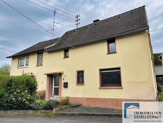 Mehrfamilienhaus zum Kauf 105.000 € 6,5 Zimmer 150 m² 542 m² Grundstück Leuzbach Altenkirchen (Westerwald) 57610