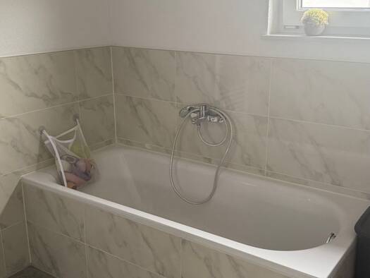 Mehrfamilienhaus zur Miete 1.150 € 4 Zimmer 127 m² frei ab 01.11.2025 Hofgeismar 34369