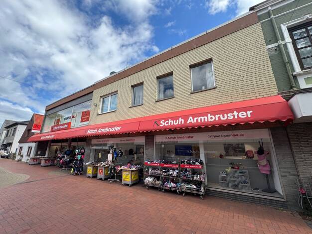 Wohn- und Geschäftshaus zum Kauf als Kapitalanlage geeignet 625.000 € 6 Zimmer 1.011,7 m² 892 m² Grundstück Uetersen 25436