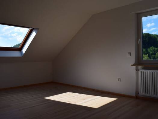 Wohnung zur Miete 420 € 2 Zimmer 60 m² Dachgeschoss, 2. Geschoss frei ab sofort Neudorfstraße 21 Eppenbrunn 66957