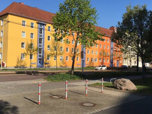 Wohnung zur Miete 670 € 3 Zimmer 80,2 m² 3. Geschoss Merseburger Straße 64 Lutherplatz Süd 06110