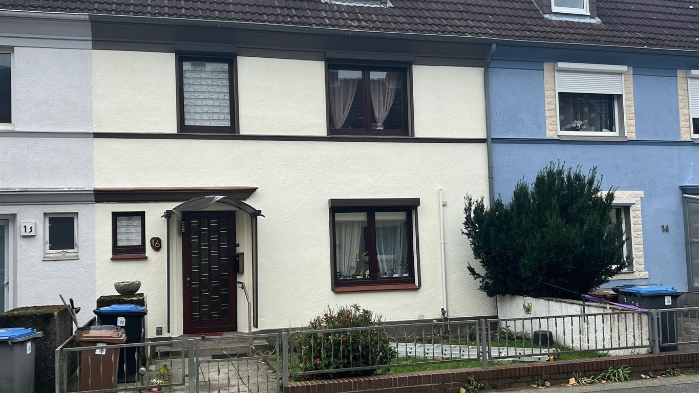 Reihenmittelhaus zum Kauf 269.000 € 6 Zimmer 80 m²<br/>Wohnfläche 371 m²<br/>Grundstück Alt-Kücknitz / Dummersdorf / Roter Hahn Lübeck 23569