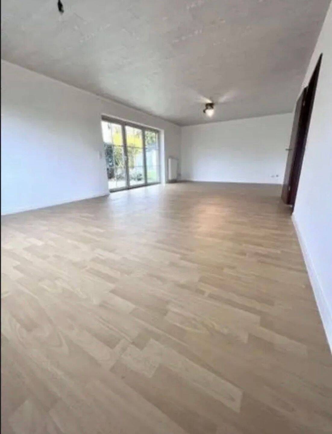 Einfamilienhaus zur Miete – pohled 2