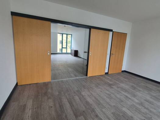 Wohnung zur Miete 950 € 3 Zimmer 108 m² frei ab sofort Stadtmitte Nord 41065