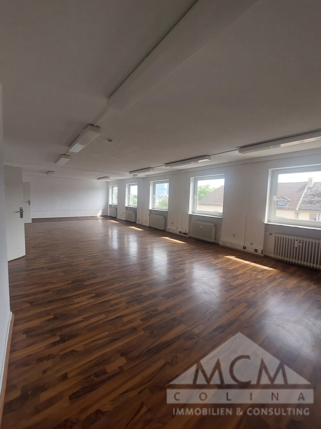 Bürogebäude zur Miete 2.100 € 5 Zimmer 200 m²<br/>Bürofläche Ostend Frankfurt am Main 60314