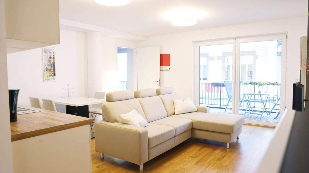 Wohnung zum Kauf 389.000 € 2 Zimmer 68 m² frei ab sofort Glacisweg 4 Altstadt Freiburg im Breisgau 79098