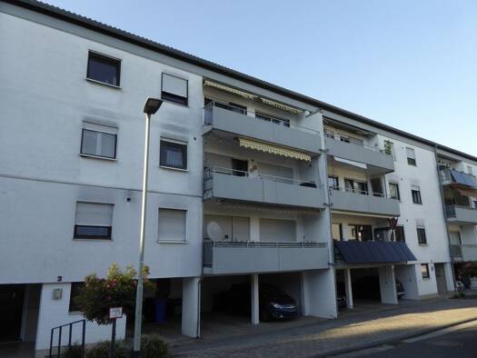 Wohnung zum Kauf 270.000 € 4 Zimmer 96 m² 4. Geschoss Nieder-Rosbach Rosbach vor der Höhe 61191
