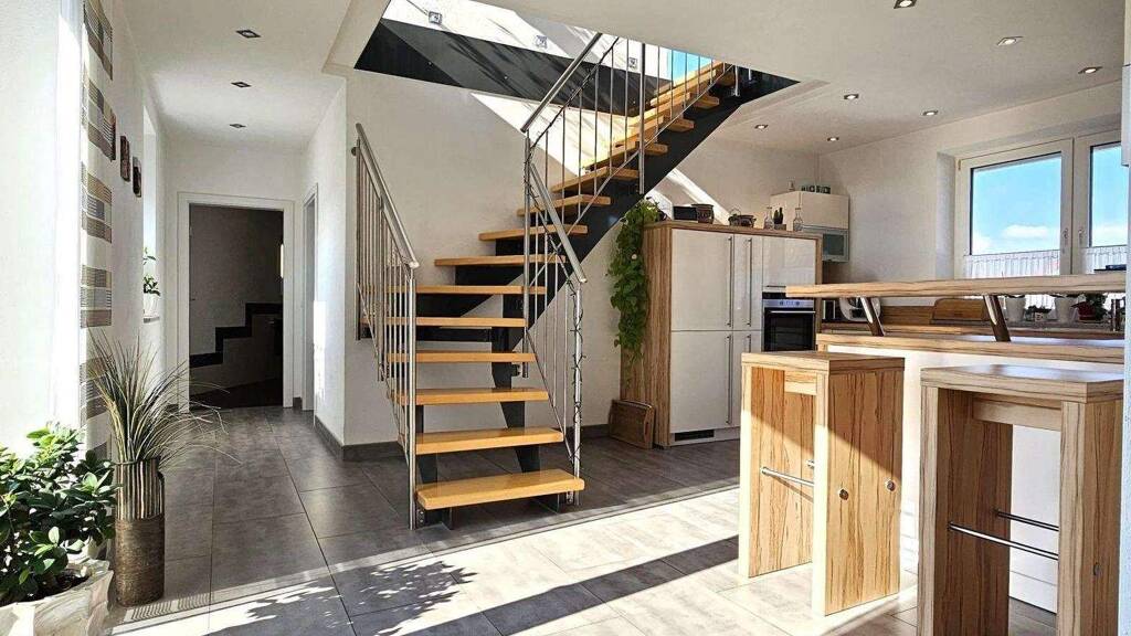 Haus zum Kauf 749.000 € 9 Zimmer 270 m² 628 m² Grundstück Sassanfahrt Hirschaid 96114