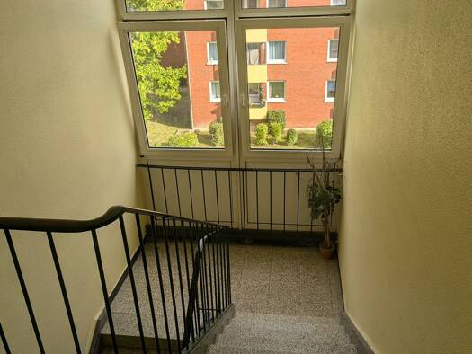 Wohnung zum Kauf 84.500 € 4 Zimmer 85 m² Geschoss 3/3 frei ab sofort Geibelstraße 52 Barenburg Emden 26721