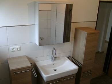 Wohnung zur Miete 900 € 3,5 Zimmer 82 m² Geschoss 1/1 Bergrheinfeld Bergrheinfeld 97493