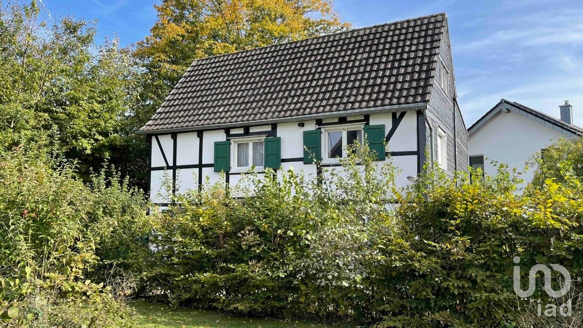 Einfamilienhaus zum Kauf 320.000 € 8 Zimmer 127,5 m²<br/>Wohnfläche 355 m²<br/>Grundstück Bergisch Neukirchen Leverkusen / Bergisch Neukirchen 51381