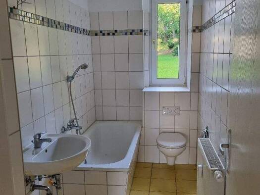 Wohnung zur Miete 280 € 2,5 Zimmer 55,9 m² EG frei ab sofort Rosa-Luxemburg-Straße 27 Bernsdorf Chemnitz 09126