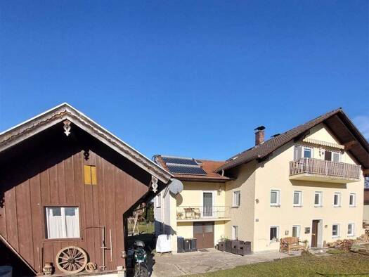 Mehrfamilienhaus zum Kauf als Kapitalanlage geeignet 479.500 € 9 Zimmer 170 m² 412 m² Grundstück Fridolfing 83413