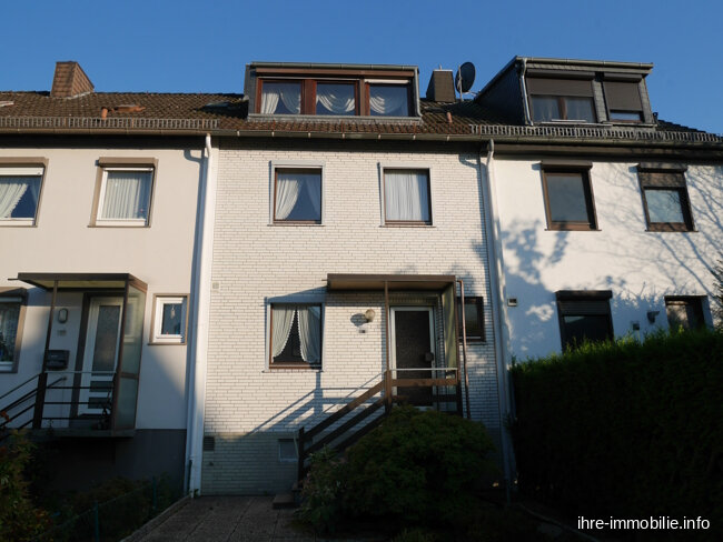 Reihenmittelhaus zum Kauf 295.000 € 6 Zimmer 128 m²<br/>Wohnfläche 230 m²<br/>Grundstück Kattenesch Bremen 28277