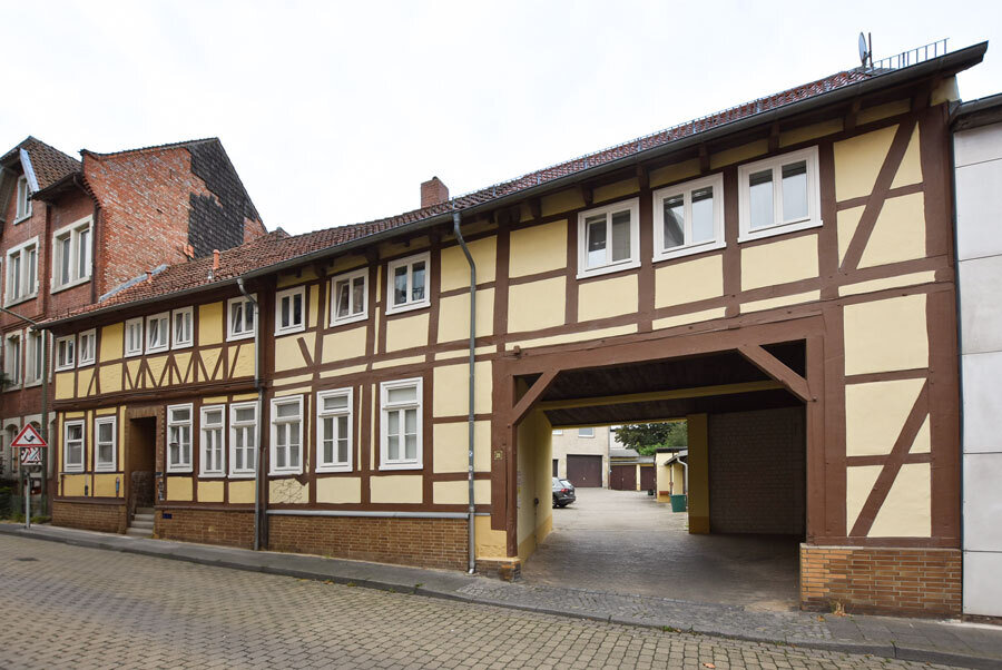 Mehrfamilienhaus zum Kauf als Kapitalanlage geeignet 340.000 € 368 m²<br/>Wohnfläche 1.049 m²<br/>Grundstück Oberstadt / Braunschweiger Straße Helmstedt 38350