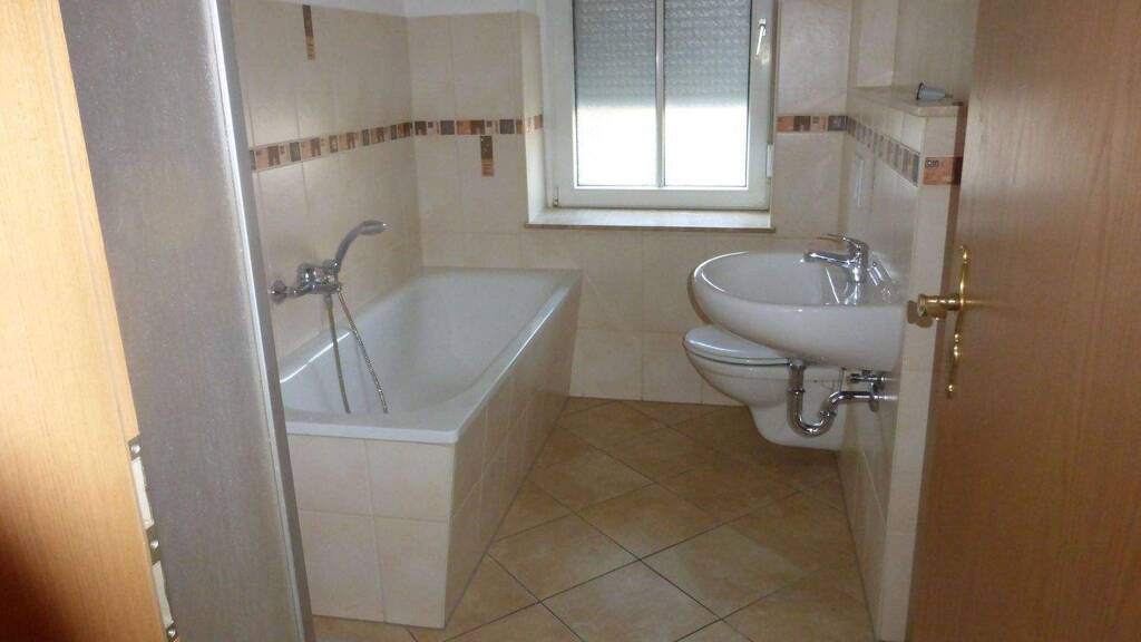 Wohnung zur Miete 530 € 4 Zimmer 78,3 m² EG Zeitz 06712